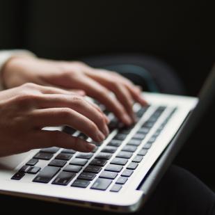 Cybersicherheit: zielgerichtete Informationen für öffentliche Behörden