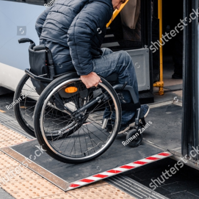 Stand der Behindertengleichstellung bei Bahnhöfen und Bushaltestellen